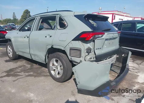 2021 Toyota Rav4 Xle z USA, uszkodzony, nr VIN 2T3W1RFV9MW115888